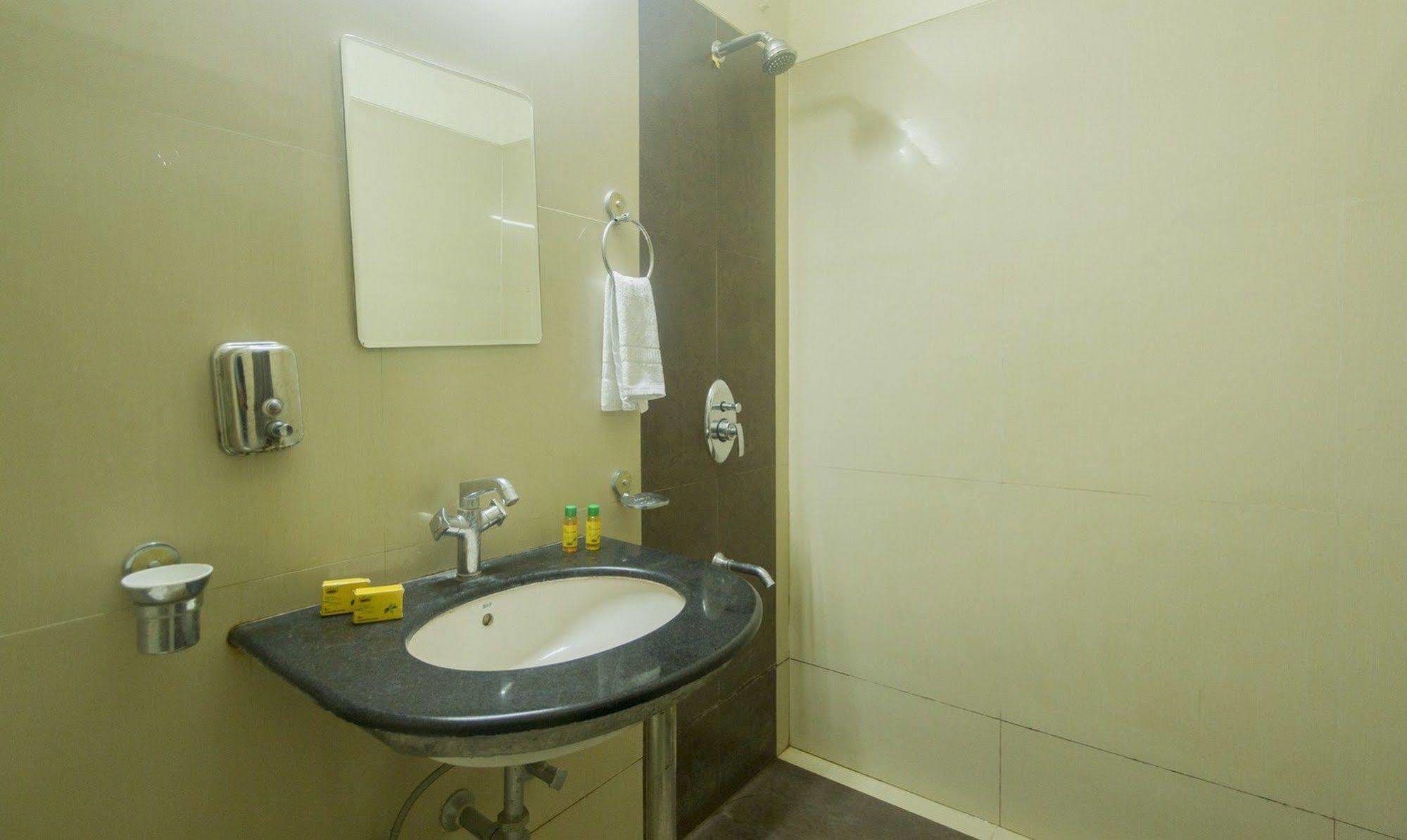 Fabhotel Bhagyashree Magarpatta 3*