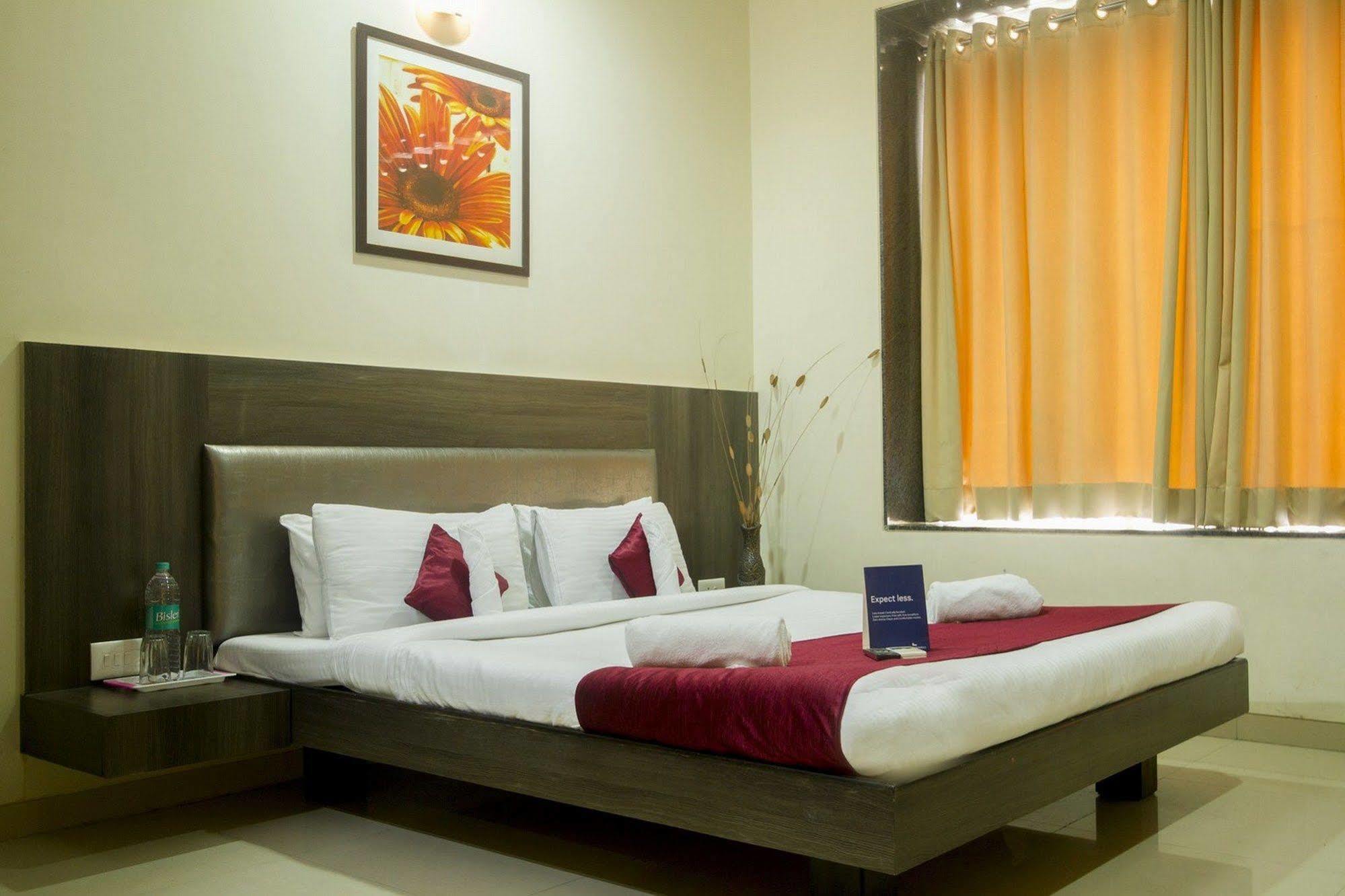 Hotel Fabhotel Bhagyashree Magarpatta Pune