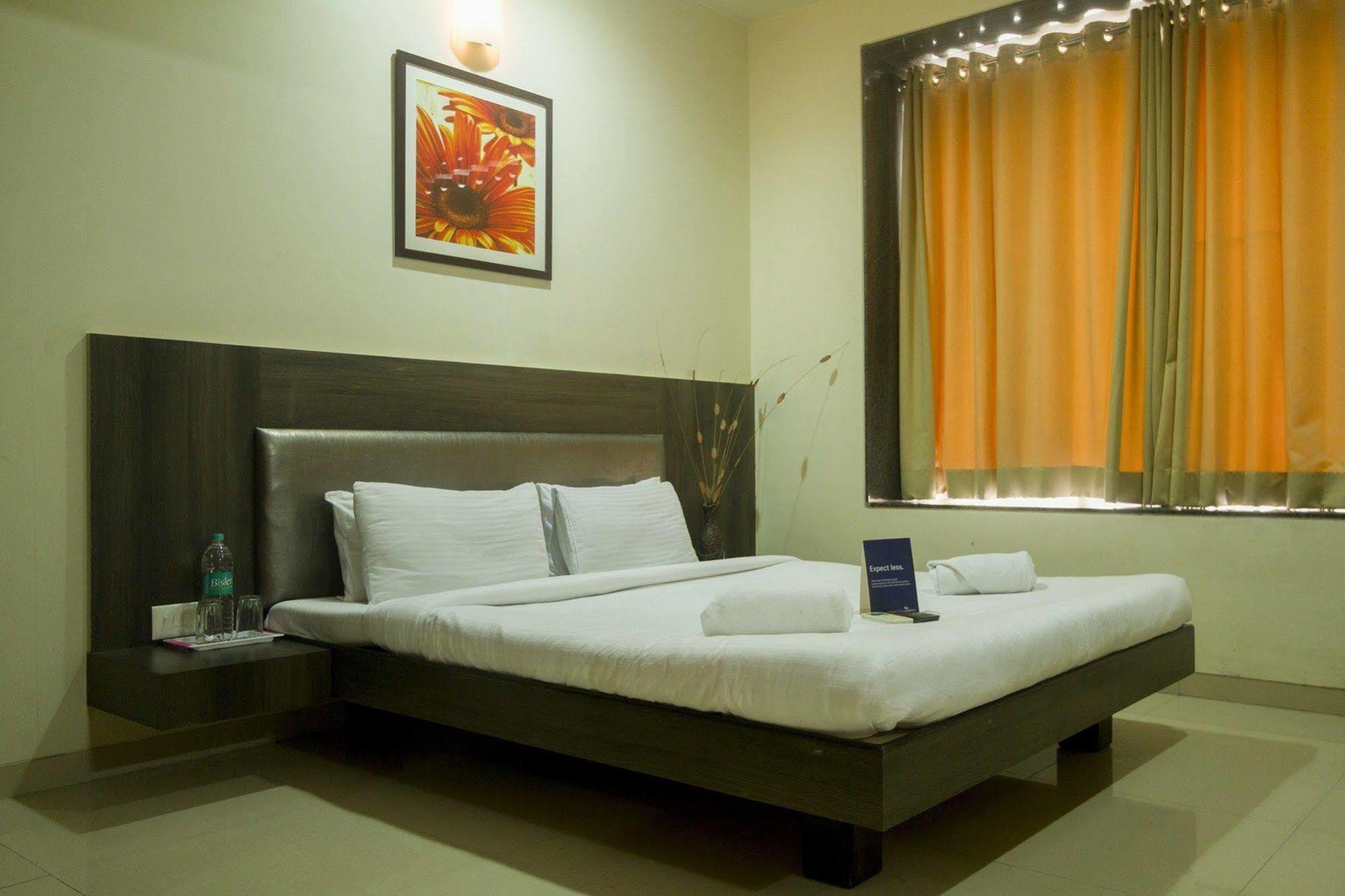Hotel Fabhotel Bhagyashree Magarpatta Pune